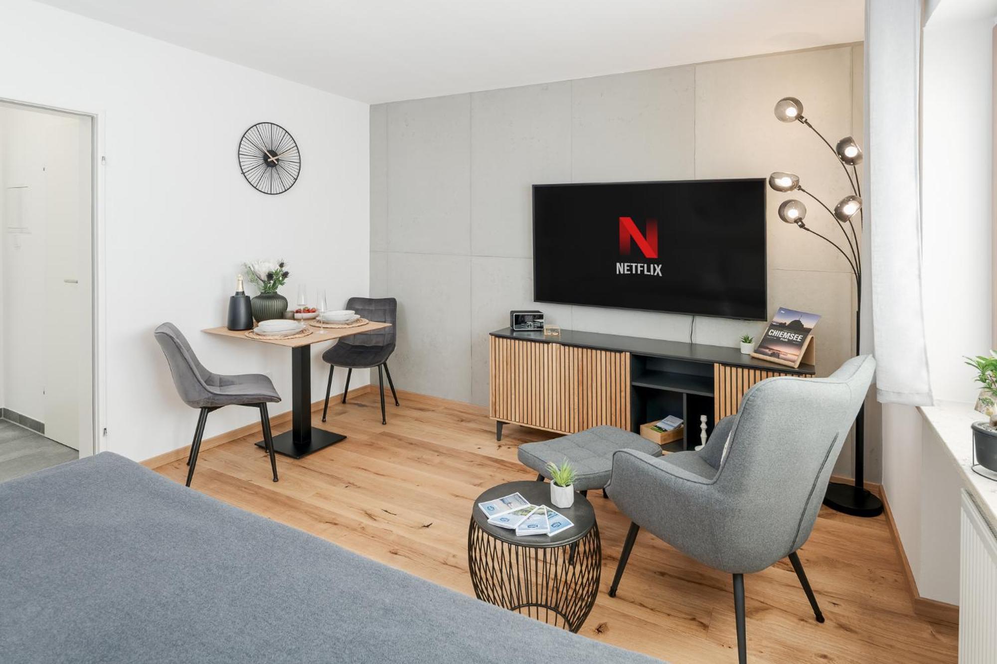 Fenjoy Design Studio Apartment Бернау-ам-Кімзе Екстер'єр фото