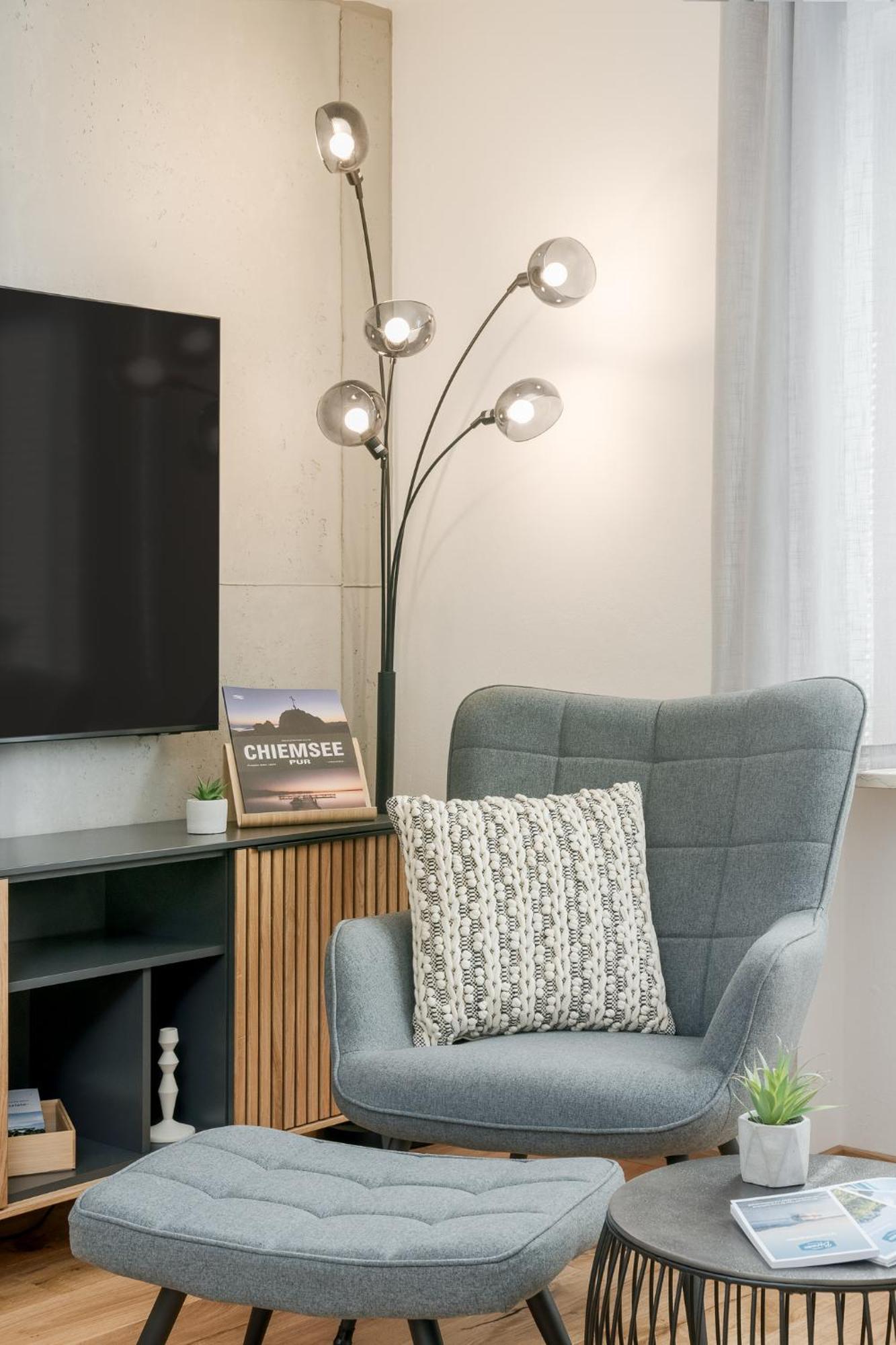 Fenjoy Design Studio Apartment Бернау-ам-Кімзе Екстер'єр фото